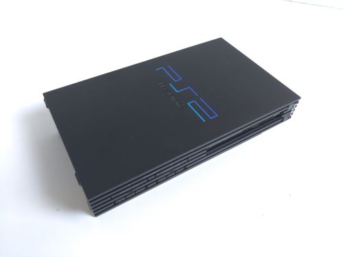 PlayStation 2 Fat (estetická vada, zlomená dvierka)