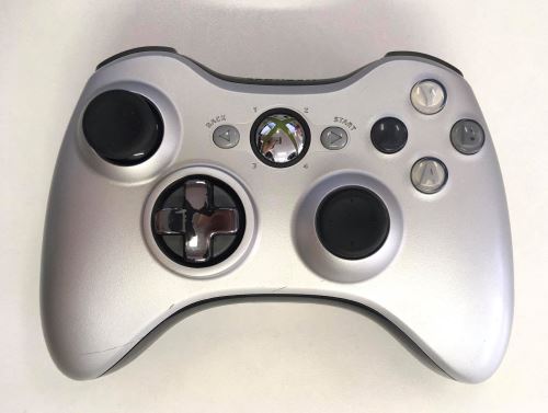 [Xbox 360] Bezdrôtový Ovládač Microsoft - strieborný (estetická vada)