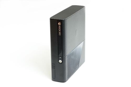Xbox 360 E Stingray 500GB - čierny Carbon (Ban)