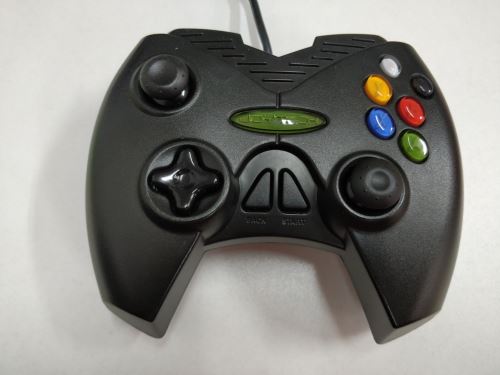 [Xbox Original] Drôtový ovládač Joytech - čierny (estetická vada)
