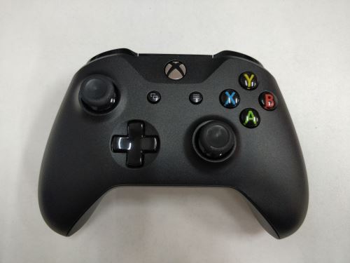 [Xbox One] X Bezdrôtový Ovládač - čierny (estetická vada)