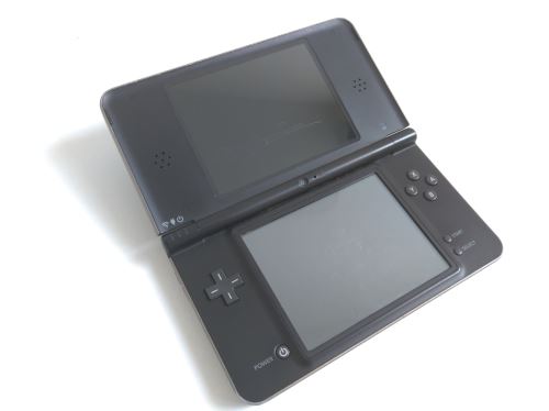 Nintendo DSi XL - tmavo hnedé (estetická vada)