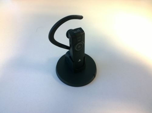 [PS3] Originálne Sony Headset veľký (uvoľnený držiak ucha, poškodený podstavec)