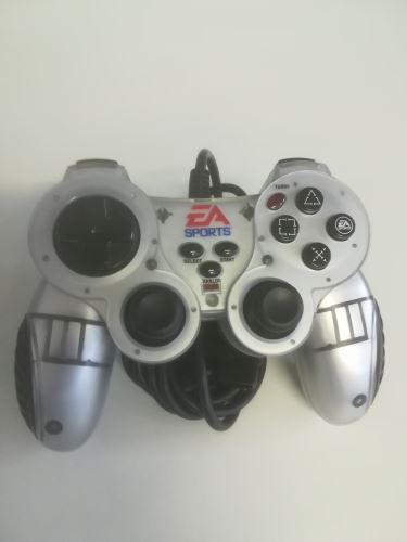 [PS2] Drôtový Ovládač EA Sports - Limitovaná Edícia, šedá