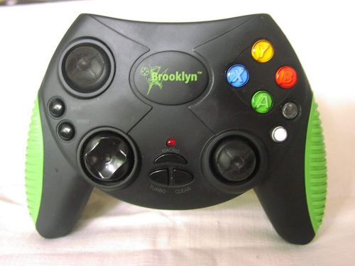 [Xbox Original] Drôtový ovládač Brooklyn Multimedia Cross PAD - čierny