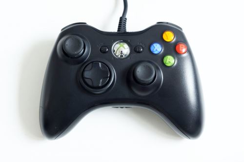 [Xbox 360] Drôtový Ovládač Microsoft - čierny (estetická vada)