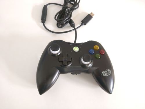 [Xbox 360] Drôtový Ovládač MadCatz - čierny