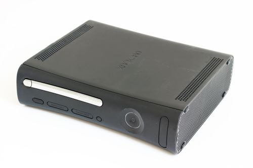 Xbox 360 ARCADE (estetická vada)