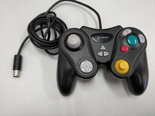 [Nintendo GameCube] Brooklyn ovládač - čierny (estetická vada)